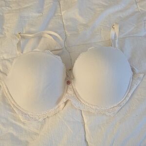 Victoria's Secret Elegant Lace Bra